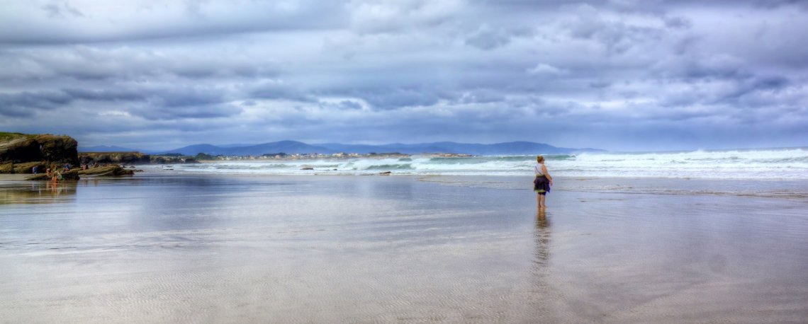 Vooral Bij Eb Is Het Strand Van De Kathedralen Een Omweg Waard Vanaf De Camelia Route, Dan Komen Grote Bogen Van Rots Uit Het Water De Jong Hattem Reisverhalen Europa