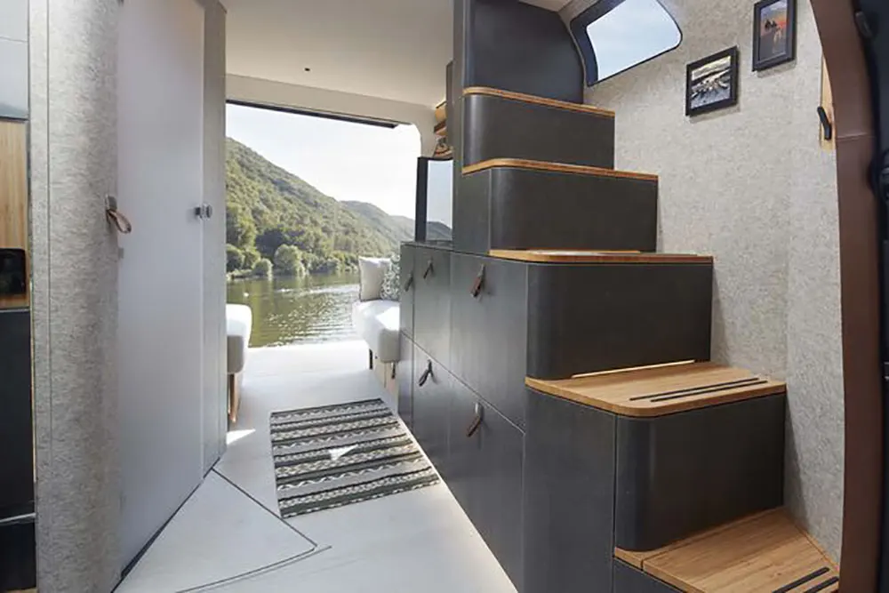 Hymer S Concept Car Vision Venture BigMobileWide 7c976ed9 1623783 DeJongHattem