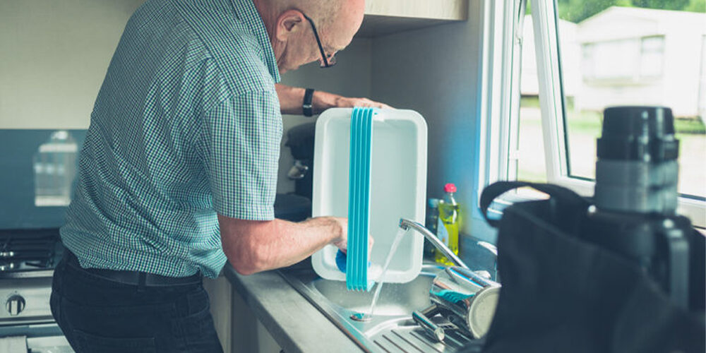 Watertank En Waterleiding Van Caravan Of Camper Reinigen Watertank En Waterleiding Van Caravan Of Camper Reinigen